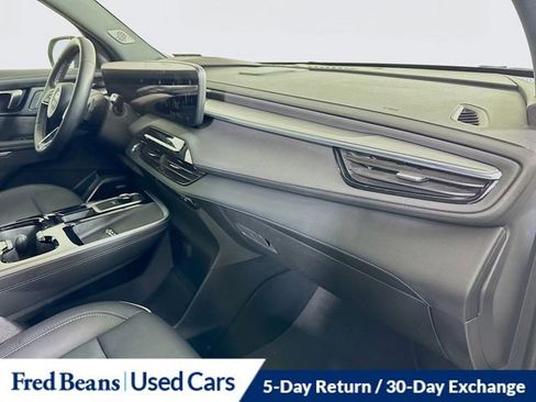 Used 2025 Buick Enclave Preferred image 32