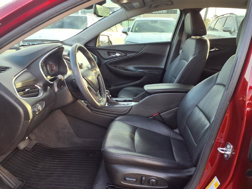 Used 2022 Chevrolet Malibu Premier FWD image 17