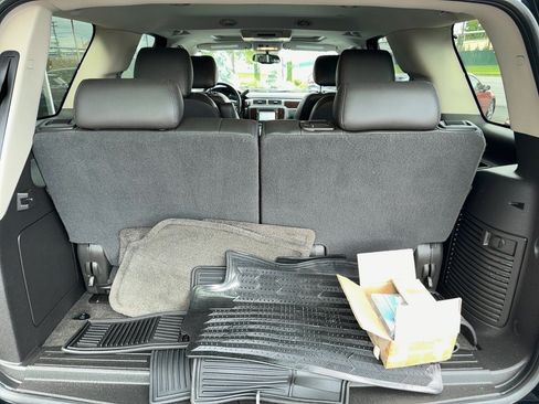 Used 2013 GMC Yukon Denali AWD/4WD image 30
