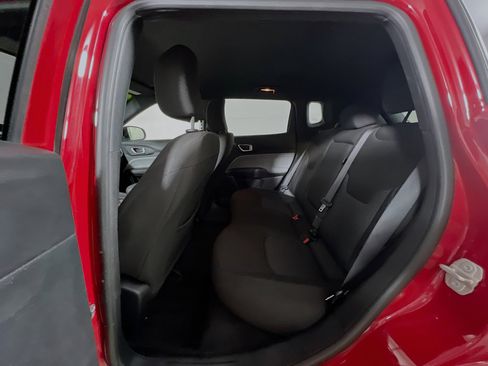 Used 2023 Jeep Compass Sport image 29