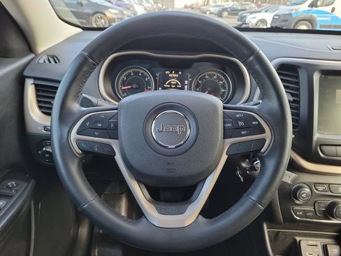 Used 2014 Jeep Cherokee Latitude image 23