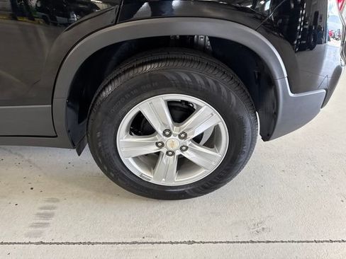Used 2019 Chevrolet Trax LS w/ Tint and Cruise Package FWD image 30