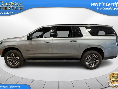 Used 2025 Chevrolet Suburban Z71 w/ Comfort Package AWD/4WD image 9