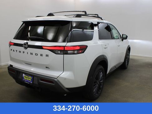 New 2026 Nissan Pathfinder SL image 4