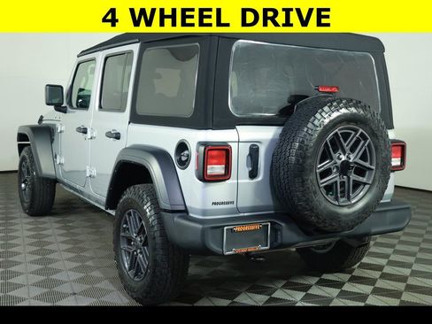 Used 2024 Jeep Wrangler Sport S image 4