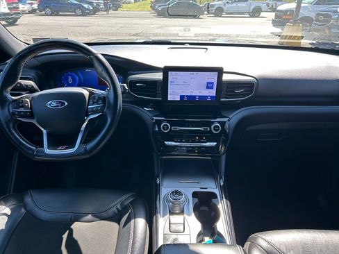 Used 2022 Ford Explorer ST image 3
