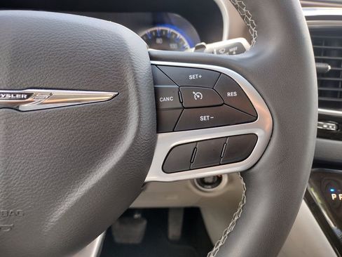 Used 2024 Chrysler Voyager LX image 25