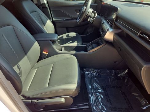 Used 2024 Hyundai Kona Limited FWD image 19
