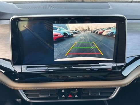 New 2026 Volkswagen Atlas Cross Sport SE AWD/4WD image 32