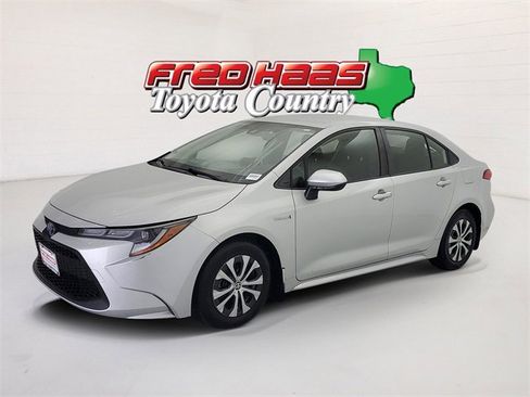 Used 2021 Toyota Corolla LE image 1