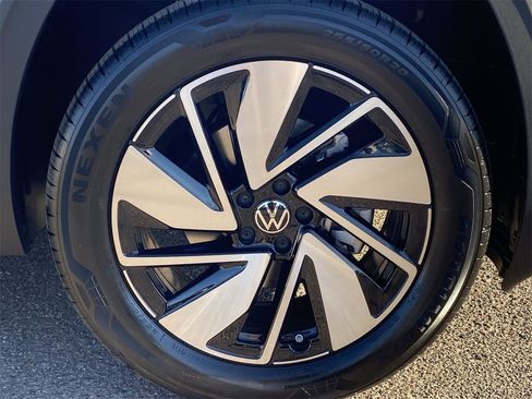 New 2026 Volkswagen Atlas SE image 6