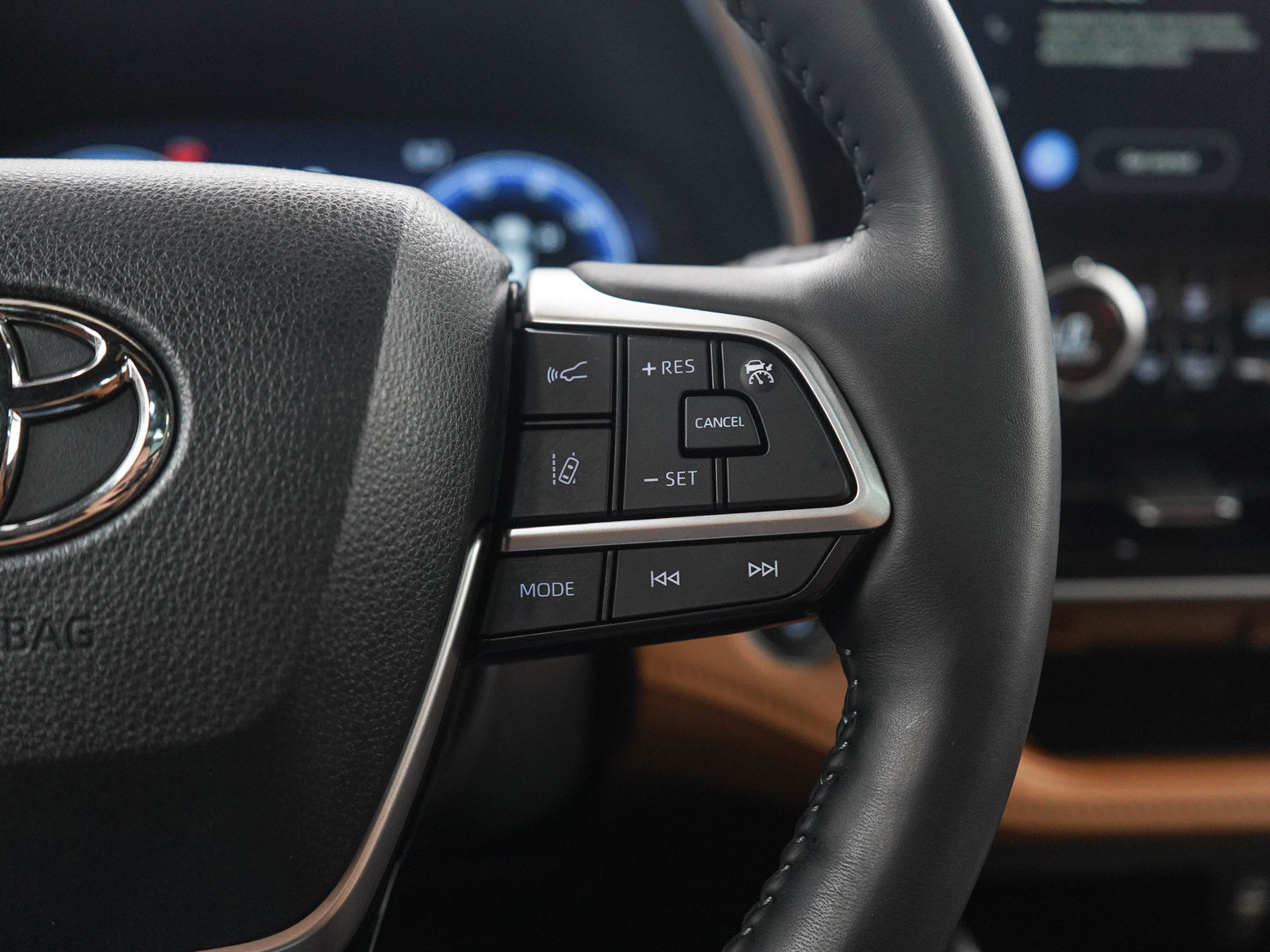Used 2023 Toyota Highlander Platinum AWD/4WD image 27