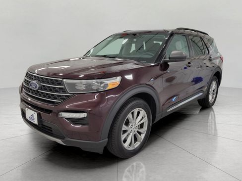Certified 2023 Ford Explorer XLT w/ Equipment Group 202A AWD/4WD image 13