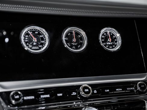 Used 2024 Bentley Flying Spur W12 image 39