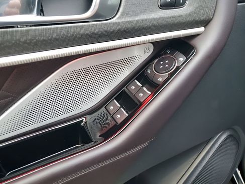 Used 2025 Ford Explorer Platinum w/ LUX Leather Package image 28