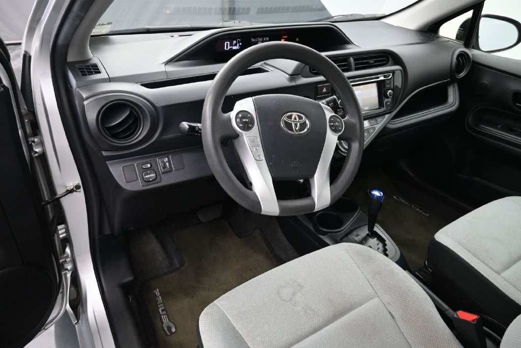 Used 2016 Toyota Prius C One FWD image 10