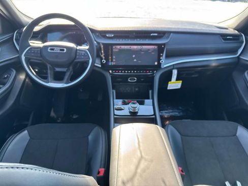 New 2026 Jeep Grand Cherokee Altitude image 3