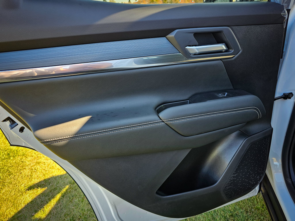 New 2027 GMC Terrain Elevation w/ Elevation Premium Package AWD/4WD image 30
