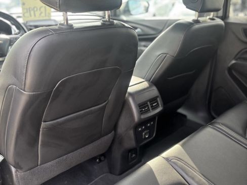 Used 2019 Chevrolet Equinox Premier image 17