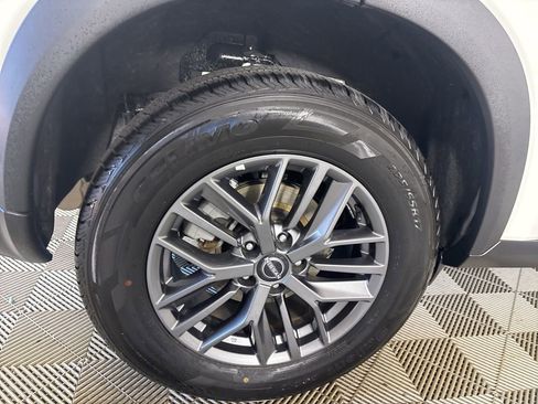 Used 2023 Nissan Rogue S image 30