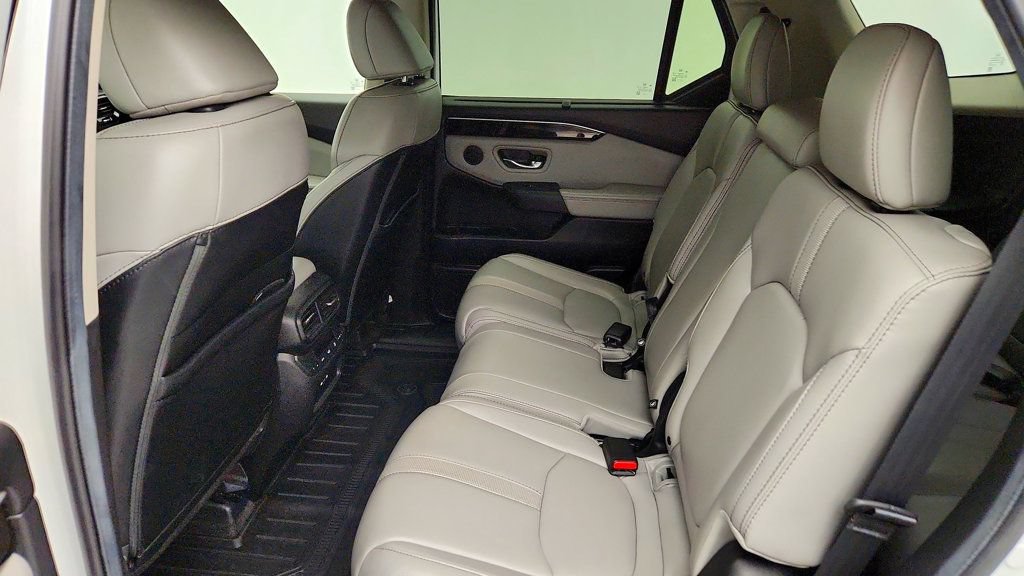 Used 2024 Honda Pilot Touring image 22
