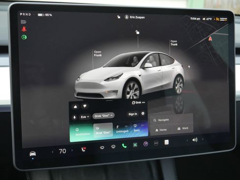 Used 2023 Tesla Model Y Long Range image 6