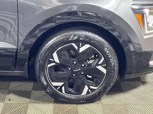 Used 2024 Kia Niro Wind w/ Wind Preserve Package FWD image 23