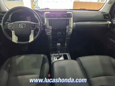 Used 2022 Toyota 4Runner SR5 Premium w/ Moonroof Package RWD image 10