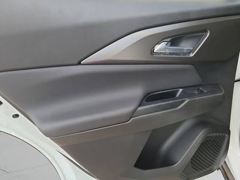 New 2026 Chevrolet Equinox EV LT w/ LPO, Blackout Package FWD image 18