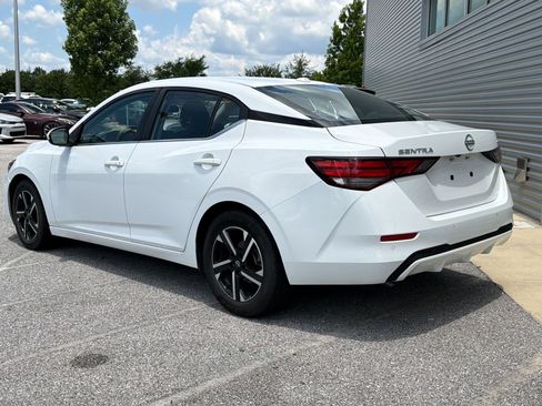 Used 2024 Nissan Sentra SV FWD image 3