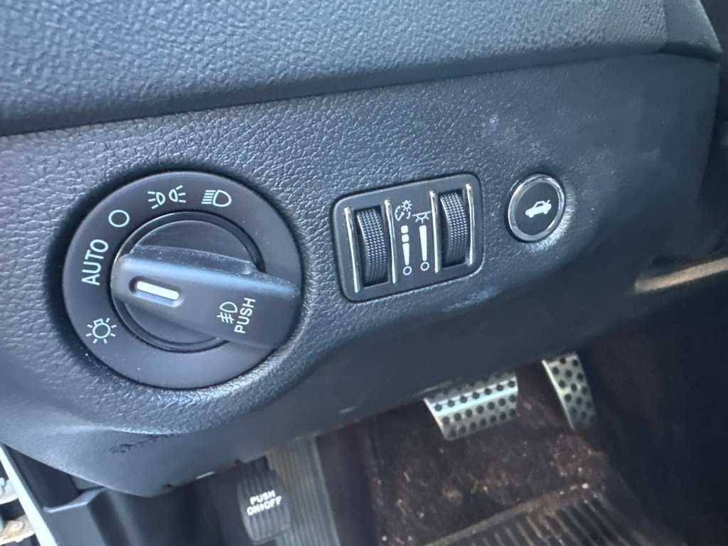 Used 2018 Dodge Charger R/T RWD image 11