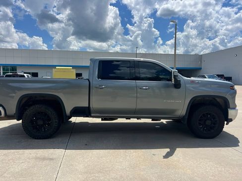 Used 2024 Chevrolet Silverado 2500 LTZ w/ LTZ Premium Package AWD/4WD image 8