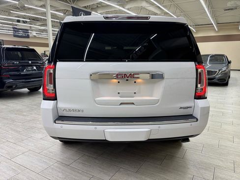 Used 2017 GMC Yukon Denali w/ Open Road Package AWD/4WD image 8