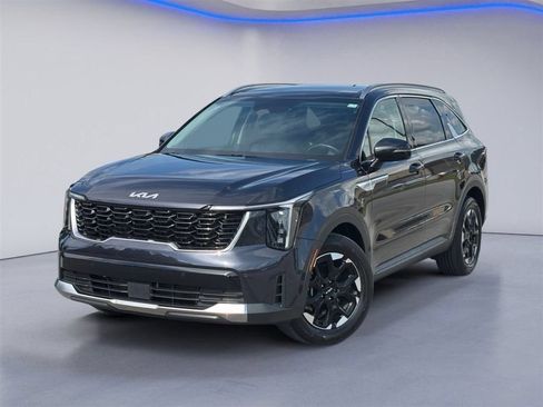 Used 2025 Kia Sorento S w/ Panoramic Sunroof Package FWD image 2