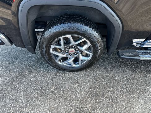 Used 2023 GMC Sierra 1500 SLT w/ SLT Premium Plus Package image 9