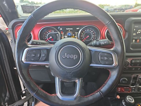Used 2021 Jeep Wrangler Unlimited Rubicon w/ LED Lighting Group AWD/4WD image 3