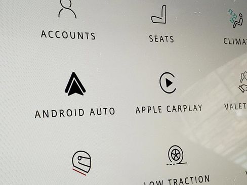 New 2025 Jaguar F-PACE R-Dynamic S image 23