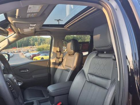 Certified 2024 Nissan Frontier SL image 7