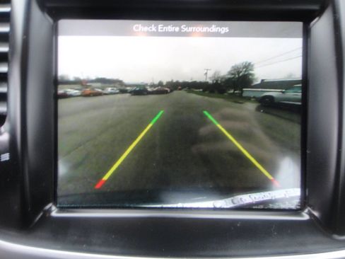 Used 2019 Chrysler 300 Touring w/ Sport Appearance Package image 9