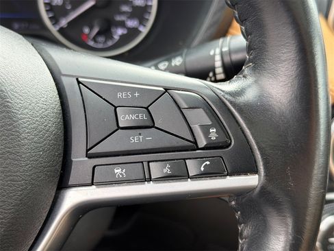 Used 2021 Nissan Sentra SV w/ SV Premium Package image 25