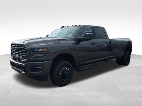 New 2026 RAM 3500 Big Horn AWD/4WD image 4