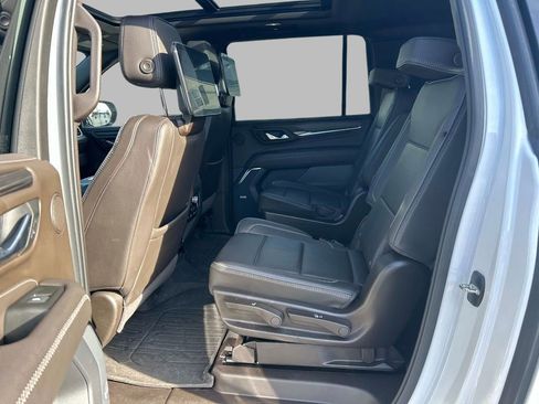 Used 2023 GMC Yukon XL Denali w/ Denali Reserve Package image 24