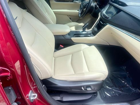 Used 2017 Cadillac XT5 Premium Luxury FWD image 23