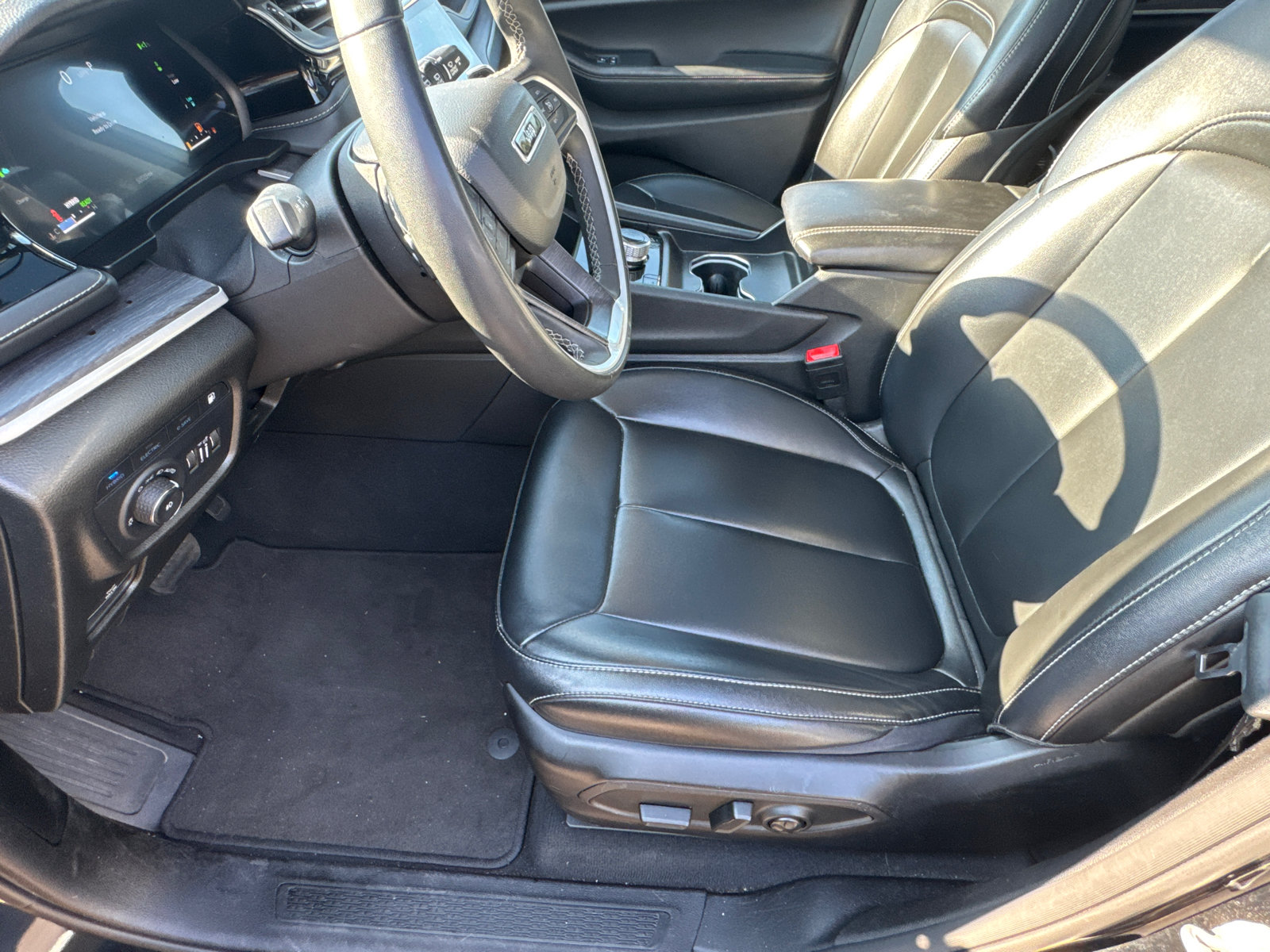 Used 2024 Jeep Grand Cherokee Limited 4xe AWD/4WD image 9
