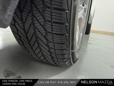 Used 2019 Toyota RAV4 XLE Premium AWD/4WD image 15
