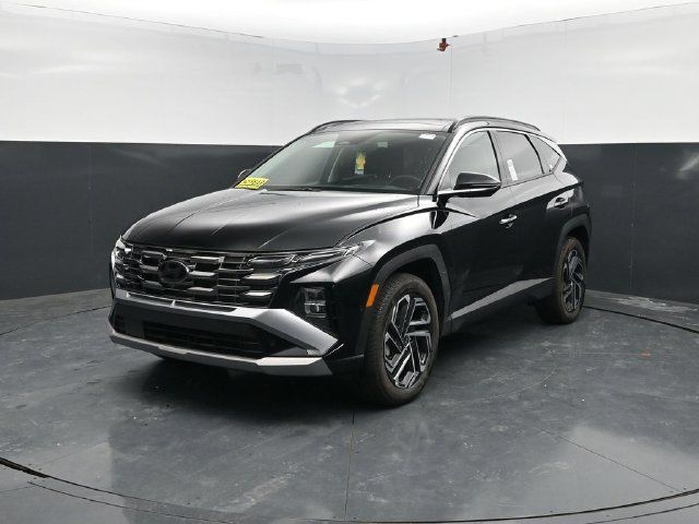 Used 2025 Hyundai Tucson Limited AWD/4WD image 3