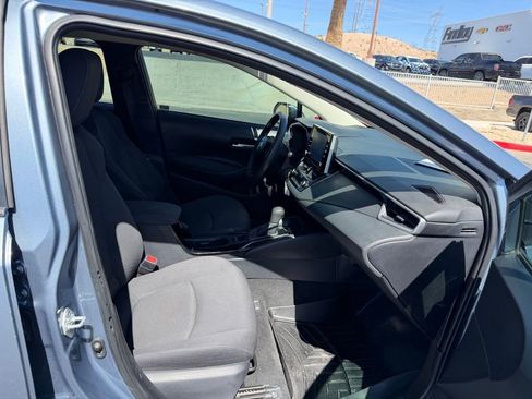 Used 2020 Toyota Corolla LE FWD image 12