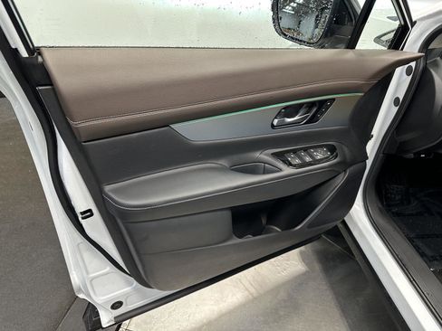 Used 2025 Nissan Murano Platinum w/ Cargo Package image 12