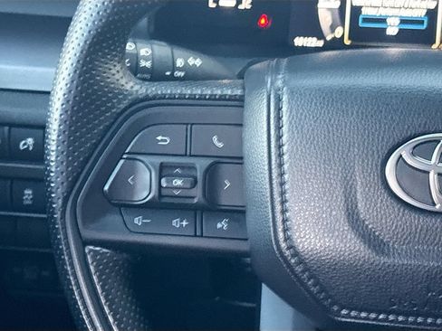 Certified 2026 Toyota Tacoma SR5 AWD/4WD image 11