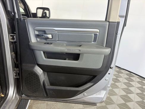 Used 2020 RAM 1500 Classic SLT w/ Luxury Group RWD image 15